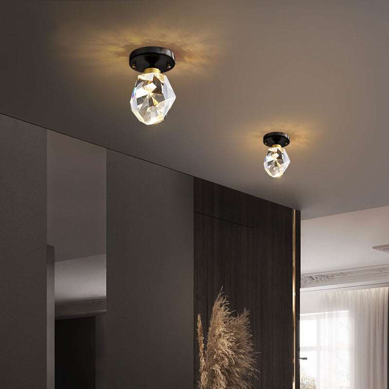 Plafón Adara de techo con detalles de cristal, en un salón elegante