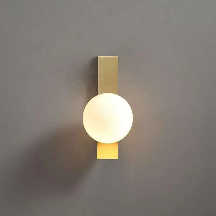 Aplique de pared Calma de hierro nórdico, encendida creando luz cálida
