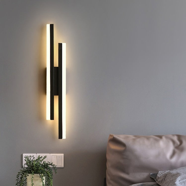 Lámpara colgante Trazo de acrílico y metal, en un salón elegante