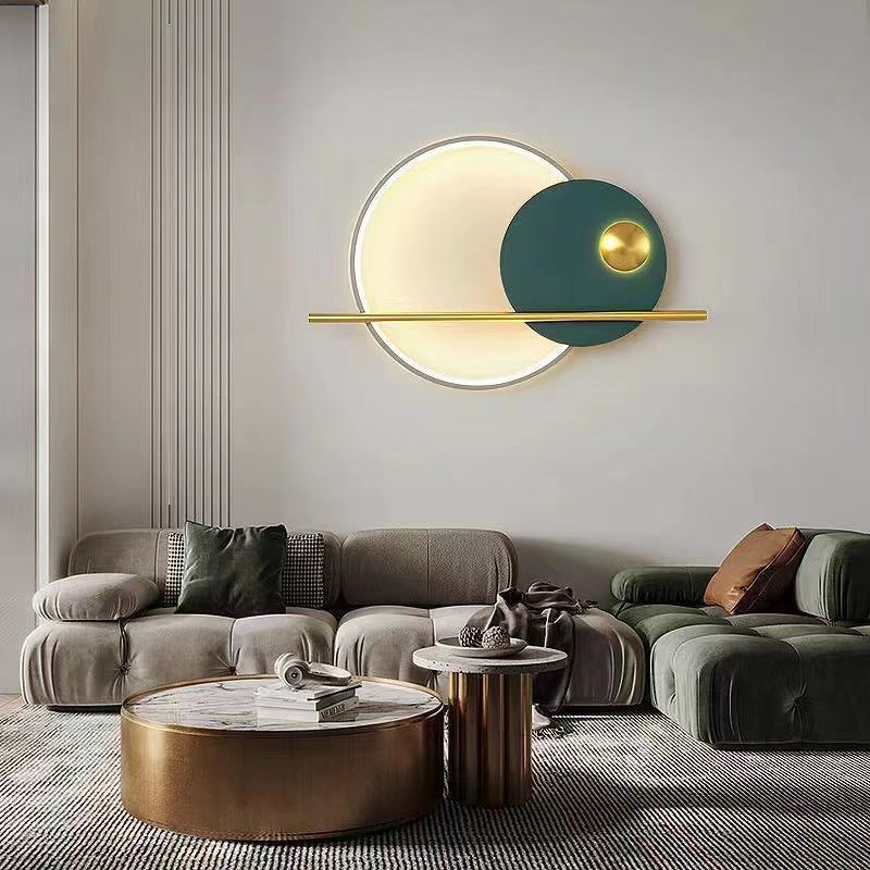 Aplique de pared Mira de hierro y acrílico, encendido creando luz cálida