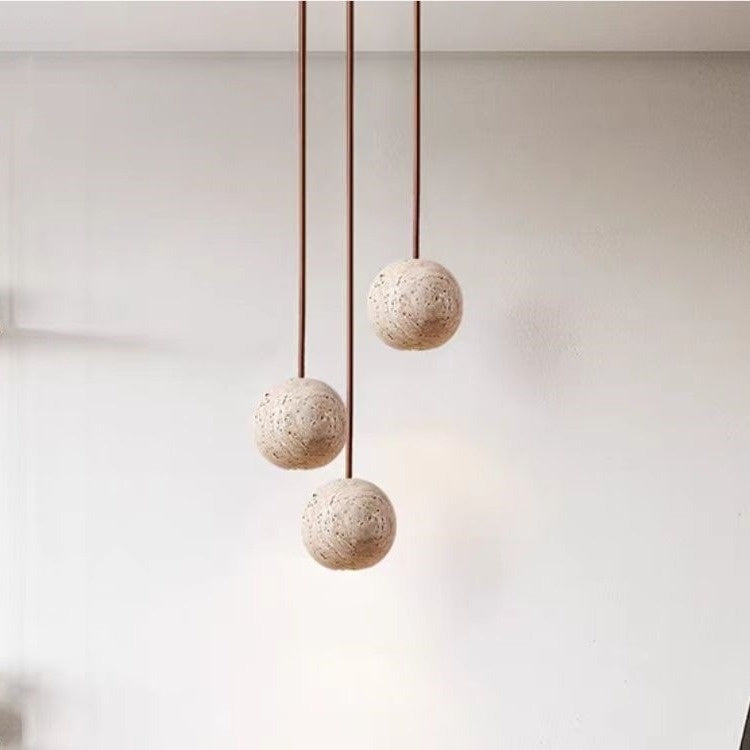 Lámpara colgante Petit de estilo retro, en un salón elegante
