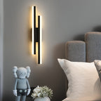 Lámpara colgante Trazo de acrílico y metal, encendida creando luz cálida