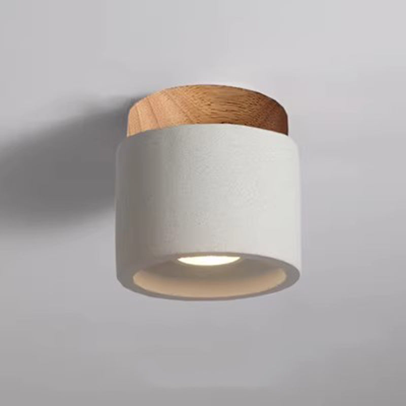 Lámpara de techo Suna de estilo nórdico, en un salón elegante