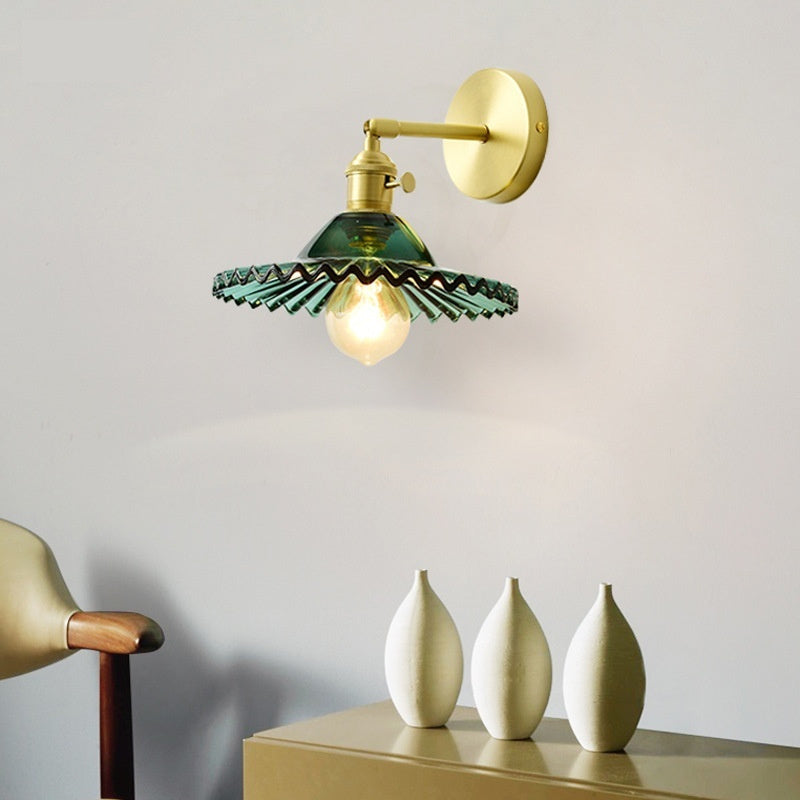 Aplique de pared Aura de madera blanca nórdica, vista frontal del diseño